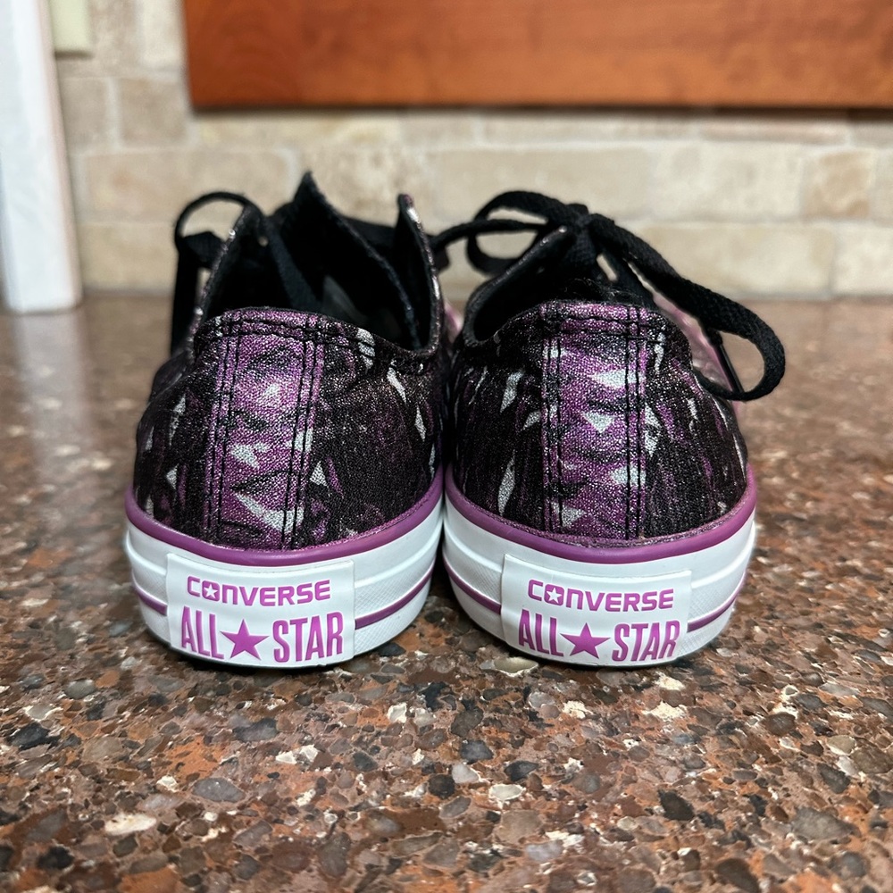 Converse - Picture 4 of 7
